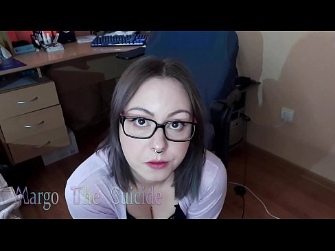 ❤️ Rapariga Sexy com Dildo de Óculos Chupa Profundamente na Câmara ❌ Porno fb em nós ❌️